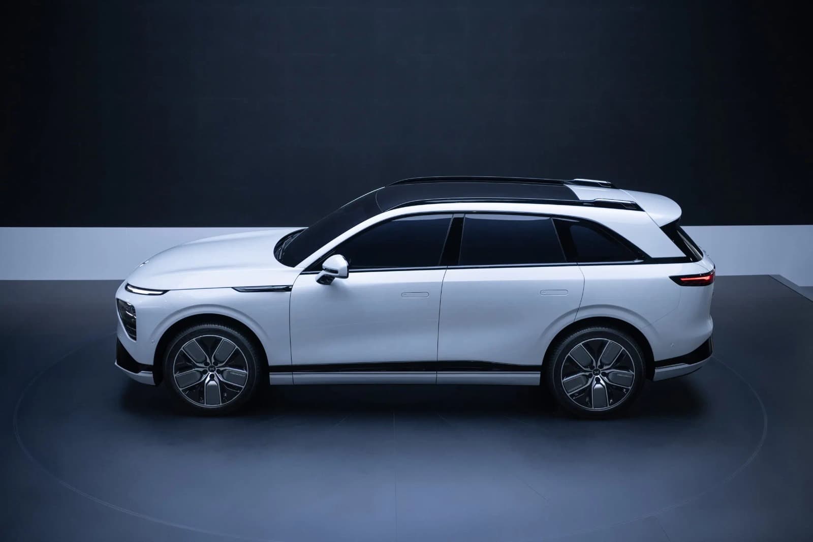Dual-Chamber Air Suspension